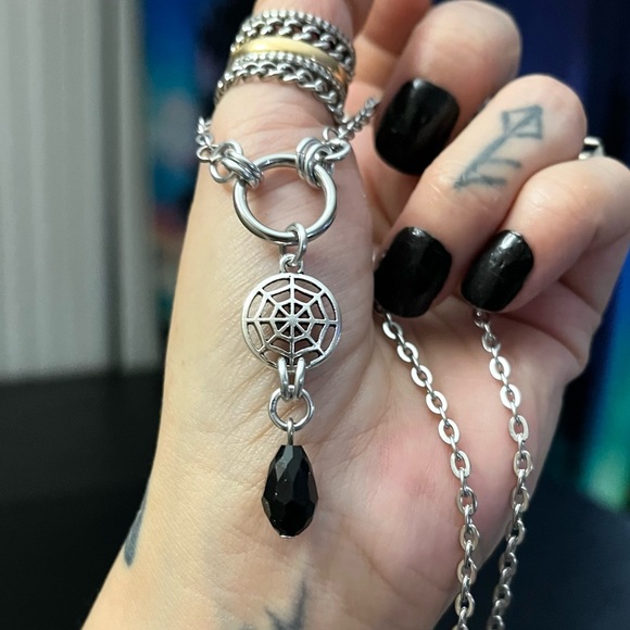 π΄ stainless steel chain silver plated spider web charm with dangly black stone - Picture 8 of 9